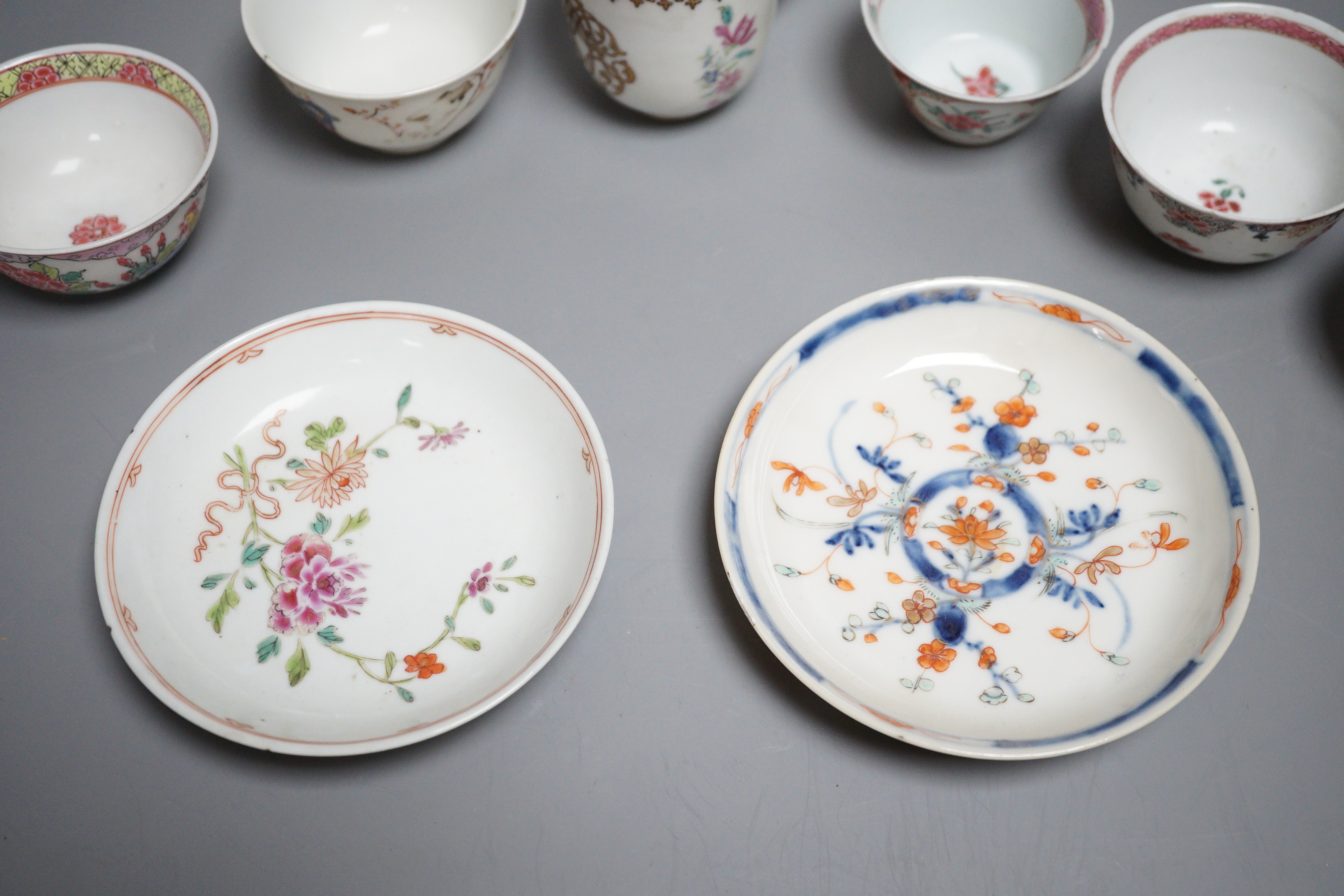 Assorted 18th century Chinese export teabowls, cups and saucers (10)
